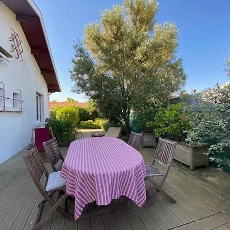 펜션 Maison Au Calme A Mestras
