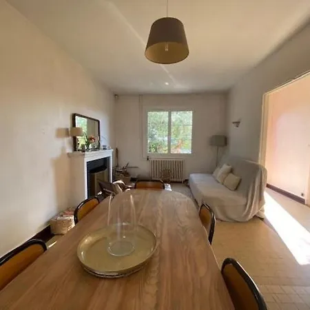 Maison Au Calme A Mestras 구장메스트라